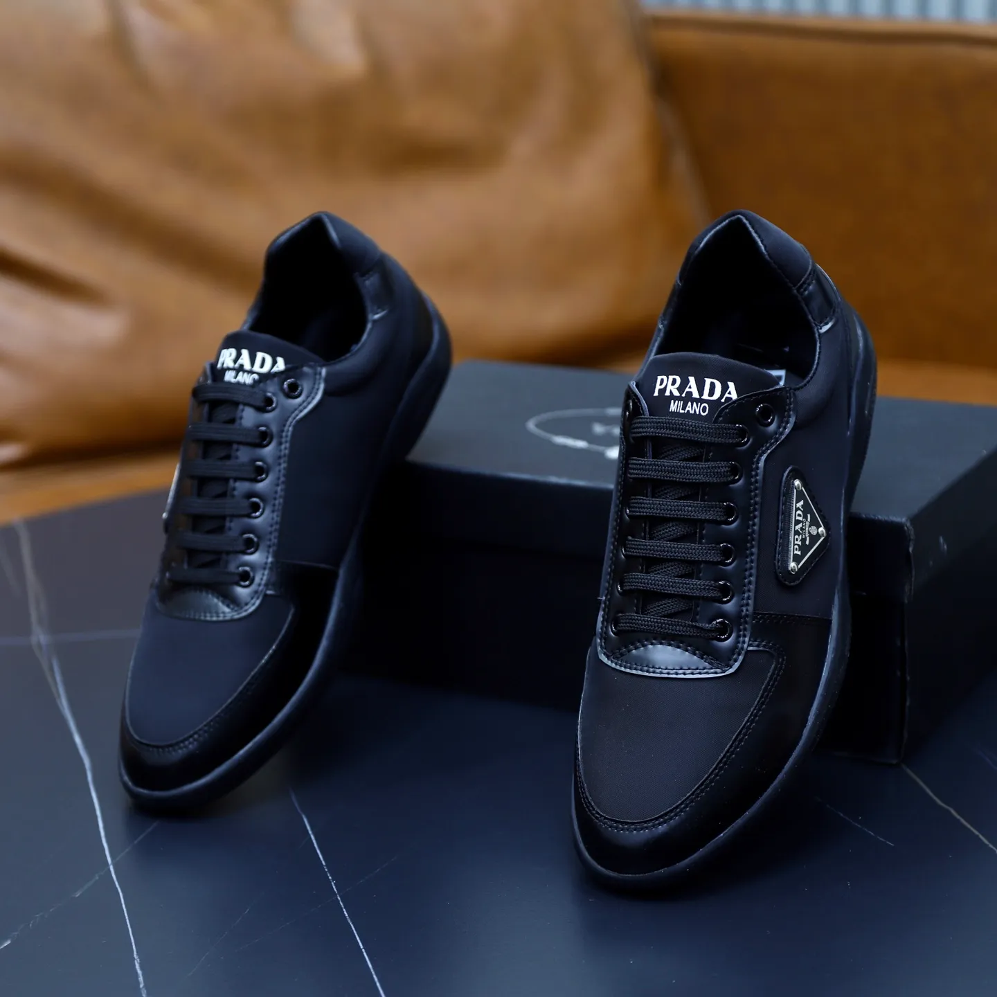 Ex-factory price: 440💰🙅‍♂️🙅‍♂️🙅‍♂️ Brand: PRADA Standard code: 38-44 (45 customized) Grade: Same as the official website Material: Original leather splicing, comfortable and breathable lining, original wear-resistant outsole Style category: Men's fashionable casual shoes, running shoes, noble luxury brand elements, top luxury Color: actual picture color